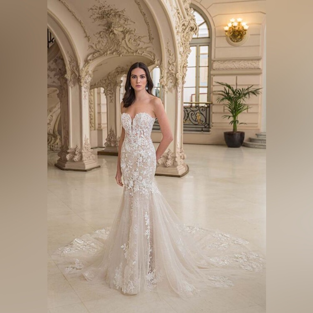 Elysee Bernadotte Wedding Gown